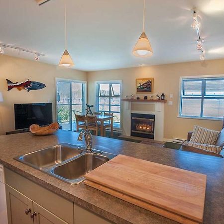 Luxury Oceanfront Condo By Onlybc 104 Tofino Exteriör bild