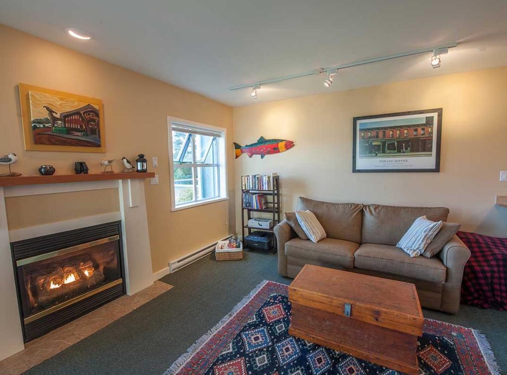 Luxury Oceanfront Condo By Onlybc 104 Tofino Exteriör bild